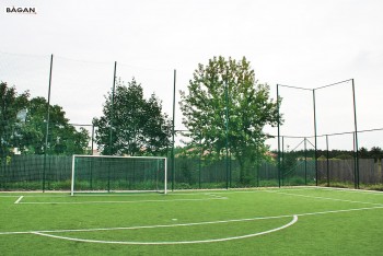 Siatki ochraniające - Piłkochwyty na boiska w szkole